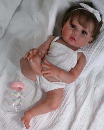 Reborn Baby Girl Doll Vinyl Full Body, 18 Inch Lifelike Waterproof Newborn Baby Doll, Realistic Washable Reborn Toddler Lucy, Amazing Gift Set for Kids Age 3+